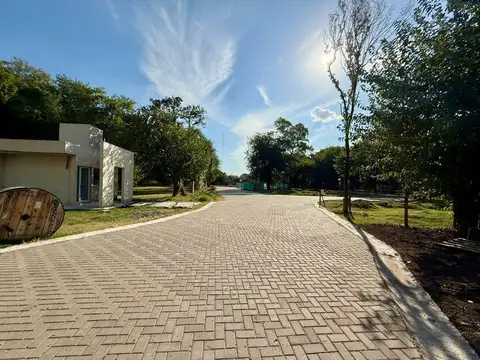 Lote en venta de 393m2 ubicado en Ingeniero Pablo Nogués Barrio Cerrado