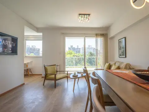 Departamento piso exclusivo tres dormitorios con balcón