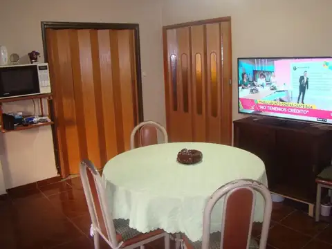 Casa 9 ambientes con 3 baños