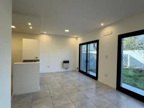 Casa en Alquiler con 1 cochera