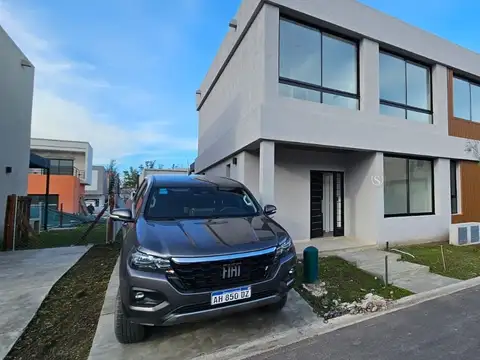 Casa en Alquiler de 4 dormitorios