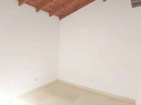 Depto Tipo Casa en Alquiler 35 años