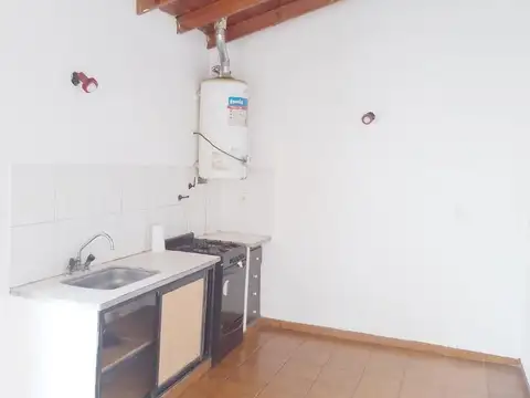 PH en Alquiler 2 Ambienres con Patio en Bernal Oeste