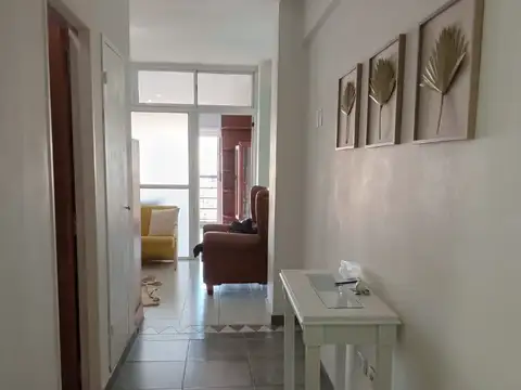 Monoambiente al frente c/ balcón