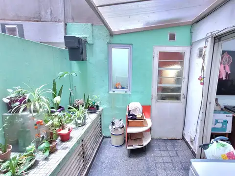 EXCELENTE UBICACIÓN "Segurola 294", DEPARTAMENTO 2 AMBIENTES CON PATIO EN FLORESTA