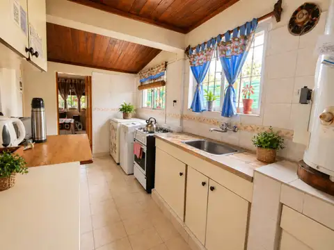 Casa en Venta con 2 cocheras