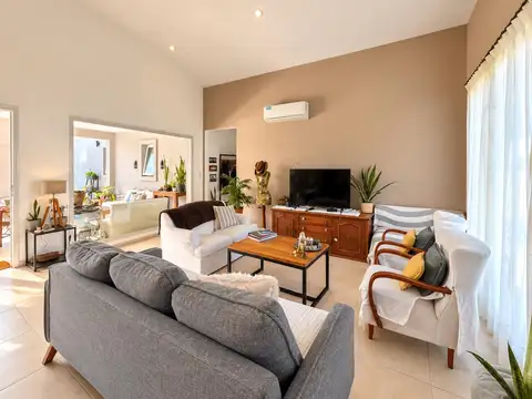 Casa en Venta en Weston, USD 335.000