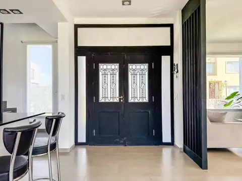 Casa en Venta en Loma Verde, USD 230.000