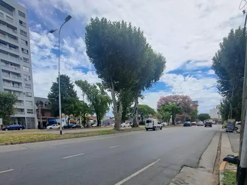 LOCAL A ESTRENAR SOBRE LA AV. MITRE 70 m2