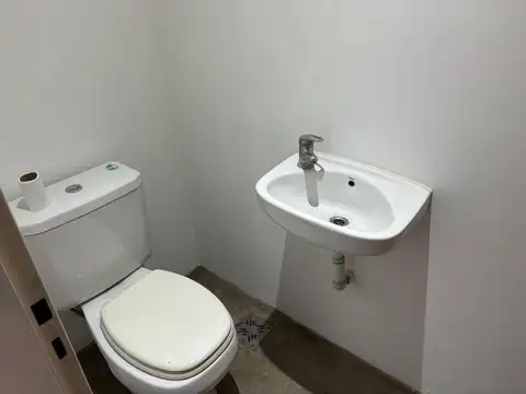 Local en Alquiler en Manuel B Gonnet, $ 470.000