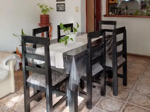 Casa 4 ambientes con 1 baño