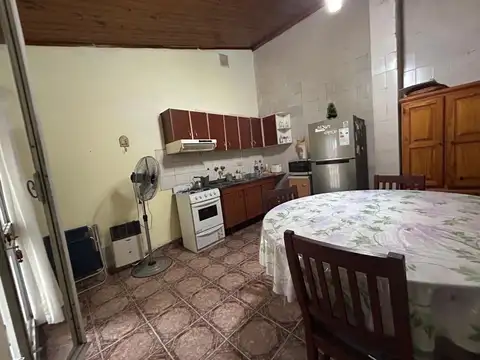 Casa en Alquiler con 1 cochera