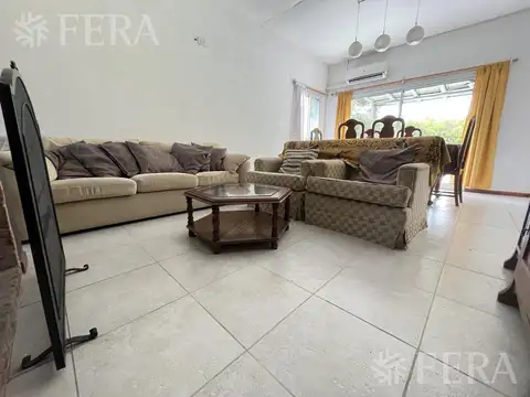 Casa en Venta con 1 cochera