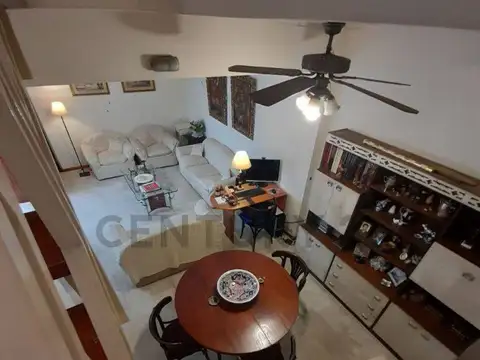 Venta de PH sin expensas (totalmente independiente) en dos plantas con local comercial sobre a...