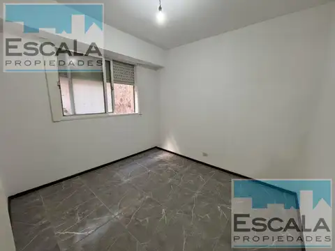 DEPARTAMENTO DOS DORMITORIOS - PRIMER PISO POR ESCALERA - EXPENSAS BAJAS