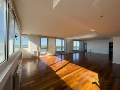 Departamento 5 ambientes con 4 baños