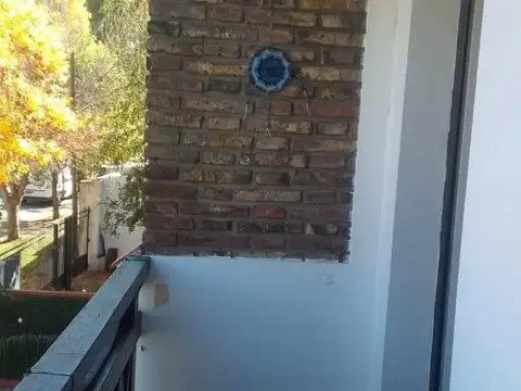 Casa en Alquiler con 1 cochera