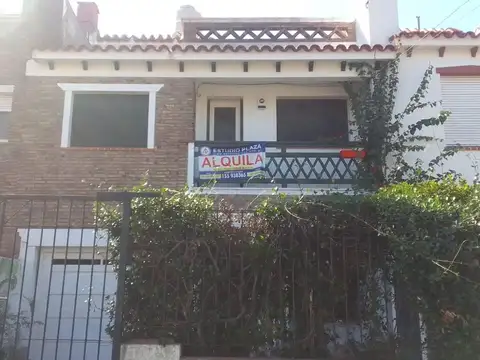 Amplia casa en ALQUILER