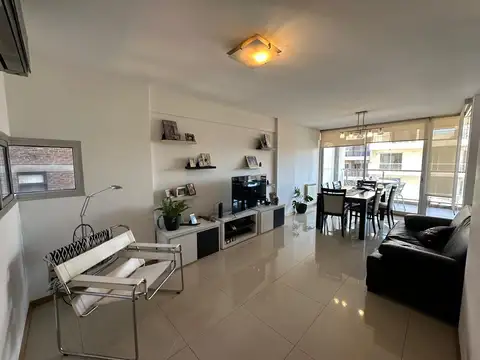 Venta Departamento de 2 Dormitorios Con Cochera y Amenities  Centro - Rosario