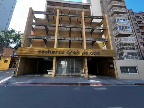 General Simón Bolívar 300