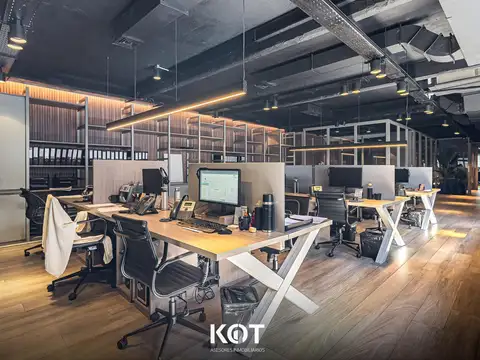 Excelente oficina comercial de 268 metros con 2 cocheras en Villa Crespo. EN VENTA!