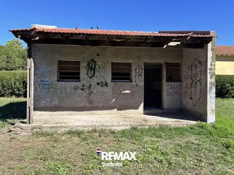 Casa 2 ambientes con 1 baño