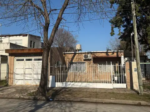 Venta Casa 3 ambientes en Villa Udaondo Ituzaingó