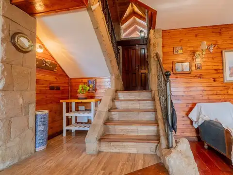 Casa 4 ambientes con 2 baños