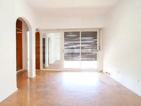 Av. San Martin al 1400 entre Luis Viale y Figueroa