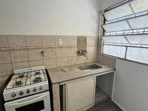 Depto Tipo Casa en Alquiler en Castelar, $ 590.000