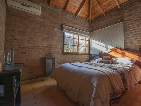 VENTA CASA BANCO PROVINCIA. PISCINA QUINCHO EXCELENTE LOTE ESQUINA. Apta crédito.