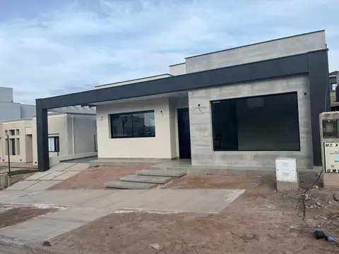 CASA A ESTRENAR BARRIO LA BASTILLA