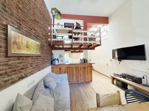 VENTA DEPTO 2 AMBIENTES CON PATIO Y ENTREPISO 