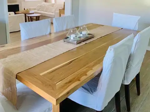 Casa 5 ambientes con 4 baños