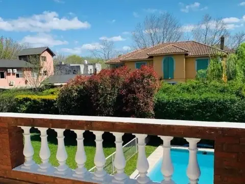 Casa 5 ambientes con 4 baños