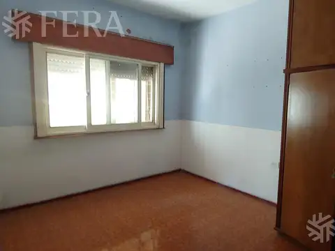 Venta PH de 3 ambientes con patio en Bernal Oeste
