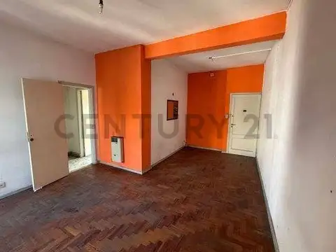 Nuestra señora del buen viaje 1000, Piso 0