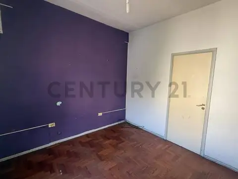 Nuestra señora del buen viaje 1000, Piso 0