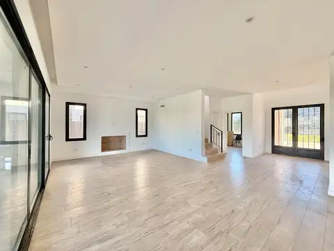 Casa 6 ambientes con 5 baños