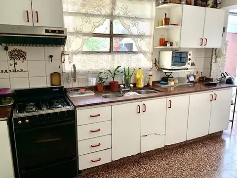 Casa 7 ambientes con 3 baños