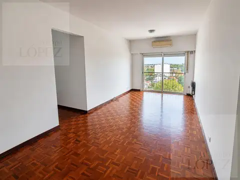 Alquiler Departamento en Vicente López - 3 ambientes con balcón, muy luminoso