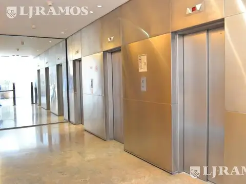 Oficina en Alquiler con 5 cocheras