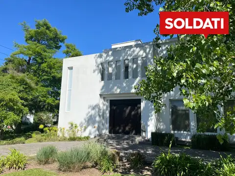 Casa en Venta Apta Crédito en Mayling Club de Campo