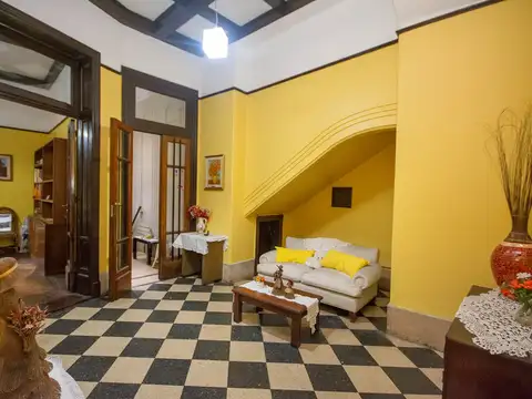 Casa 6 ambientes con 1 baño