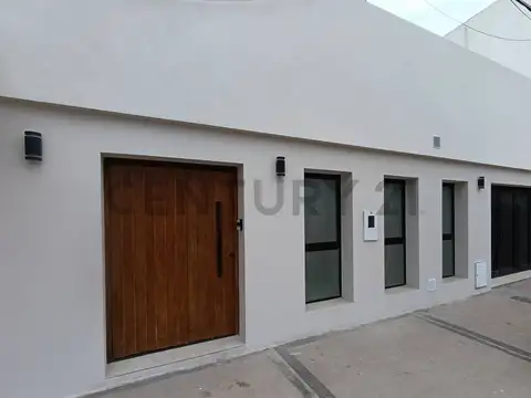 SE VENDE CASA REFACCIONADA A NUEVA EN RAFAELA