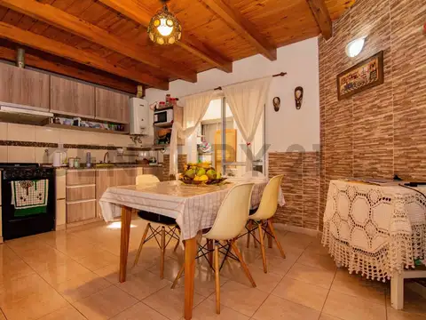 Venta Departamento de pasillo 2 dormitorios | No PH | Pichincha, Rosario.