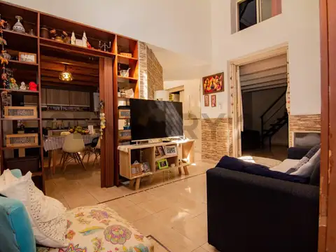 Venta Departamento de pasillo 2 dormitorios | No PH | Pichincha, Rosario.