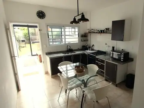 Depto Tipo Casa 3 ambientes con 2 baños