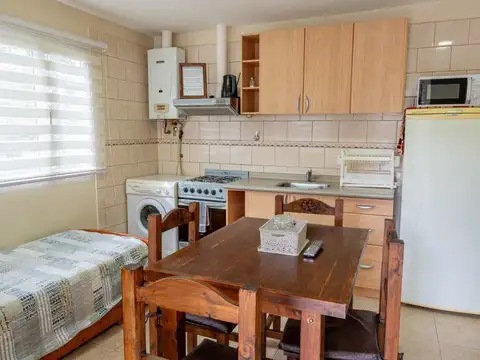 Casa 4 ambientes con 1 baño