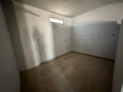Casa 8 ambientes con 4 baños